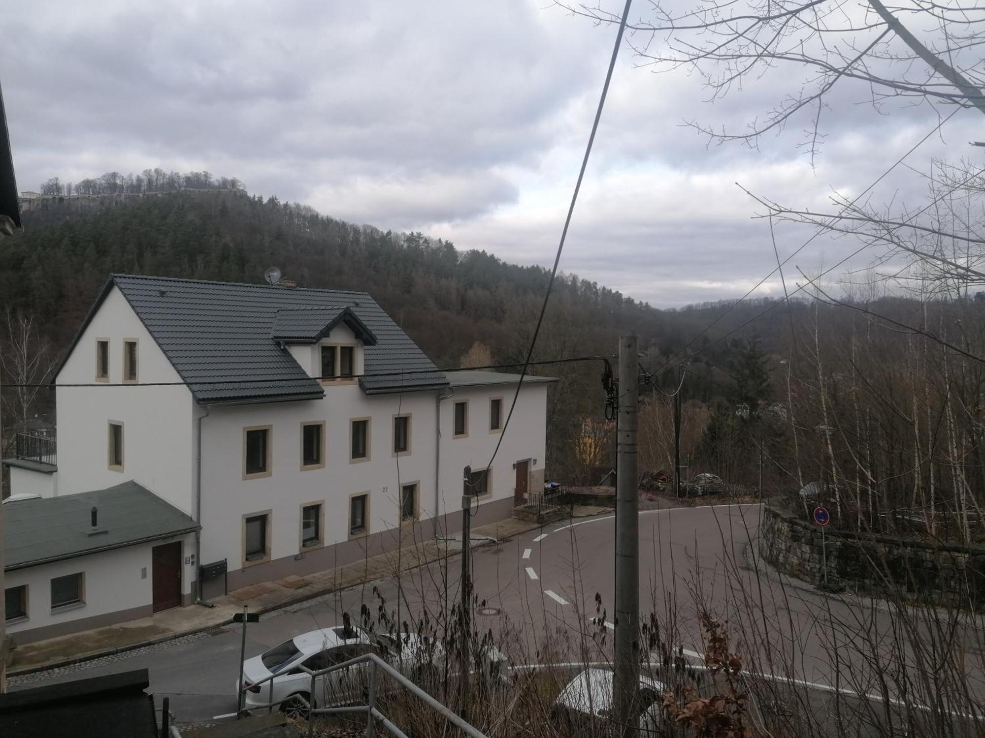 Apartment Haus Charlottenburg 1, Zentrumsnah Gelegen, Mit Blick Auf Festung Konigstein an der Elbe